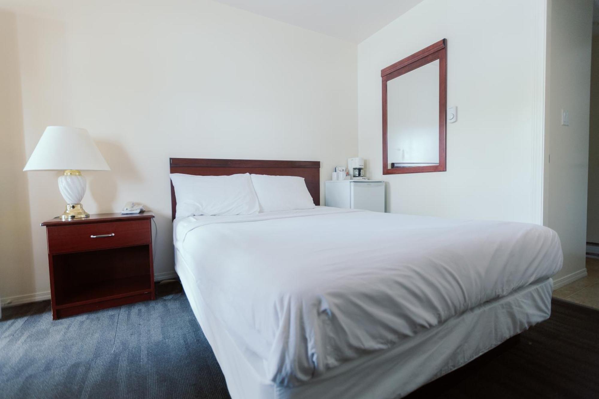Beachside Motel 2*